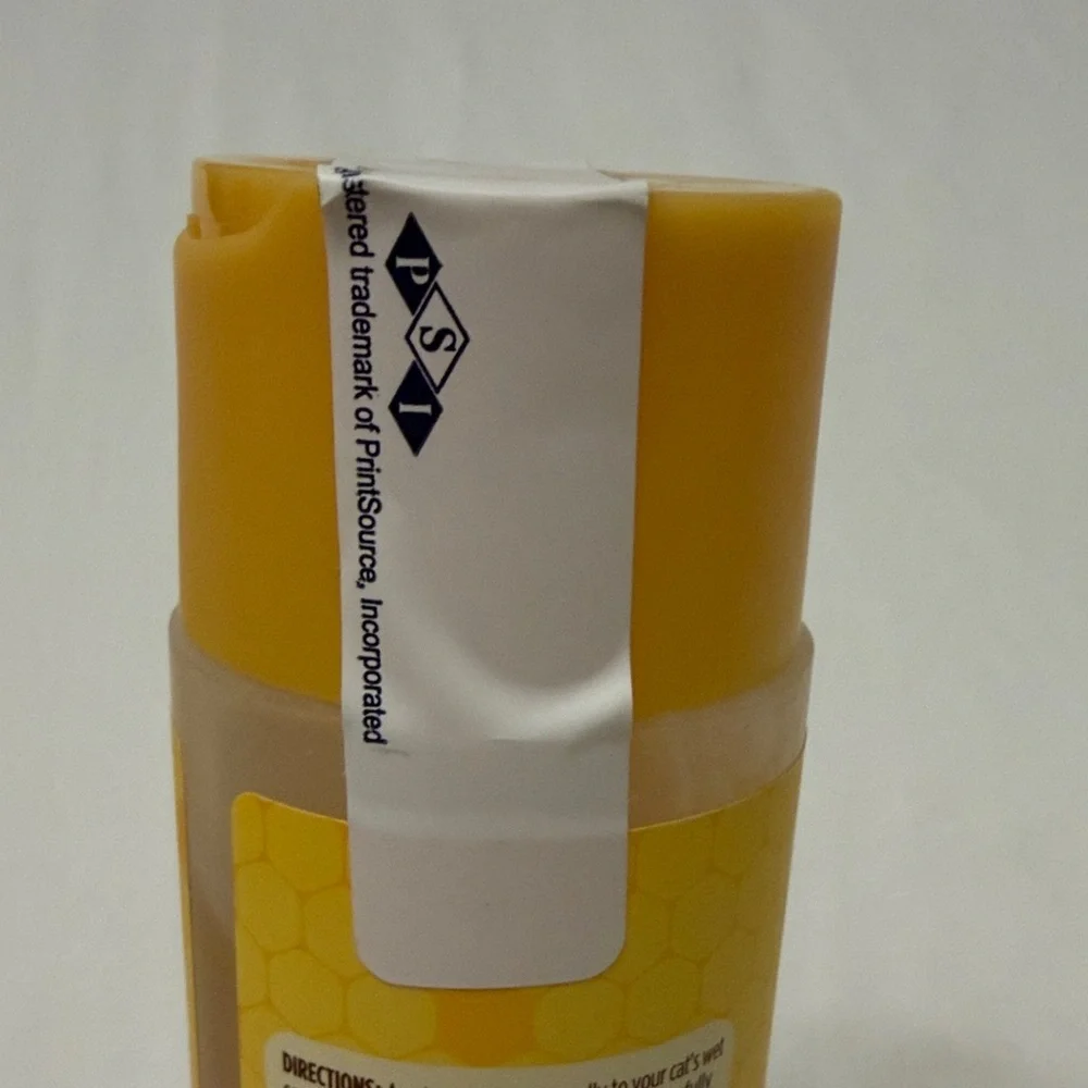 Burt's Bees Hypoallergenic Shampoo and Waterless Cat Shampoo Spray